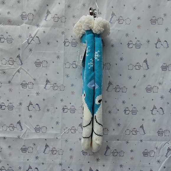 Cozy Blue Polar Bear Winter Socks - Picture 4 of 5